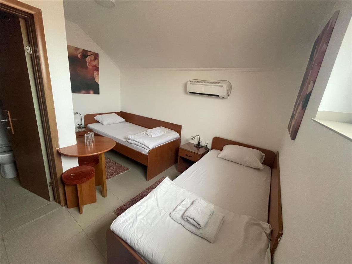 Rooms Gat Subotica Exterior photo
