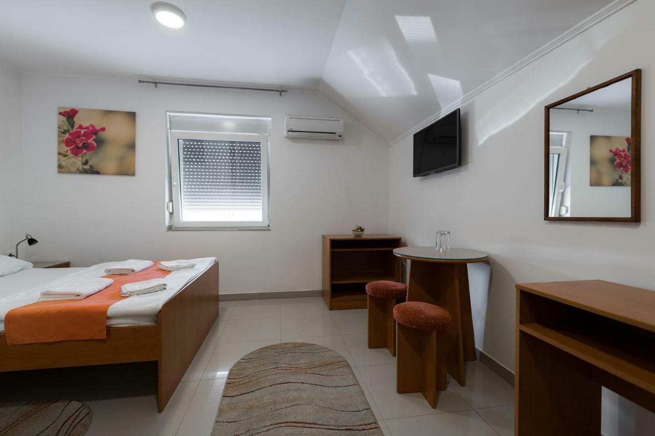 Rooms Gat Subotica Exterior photo